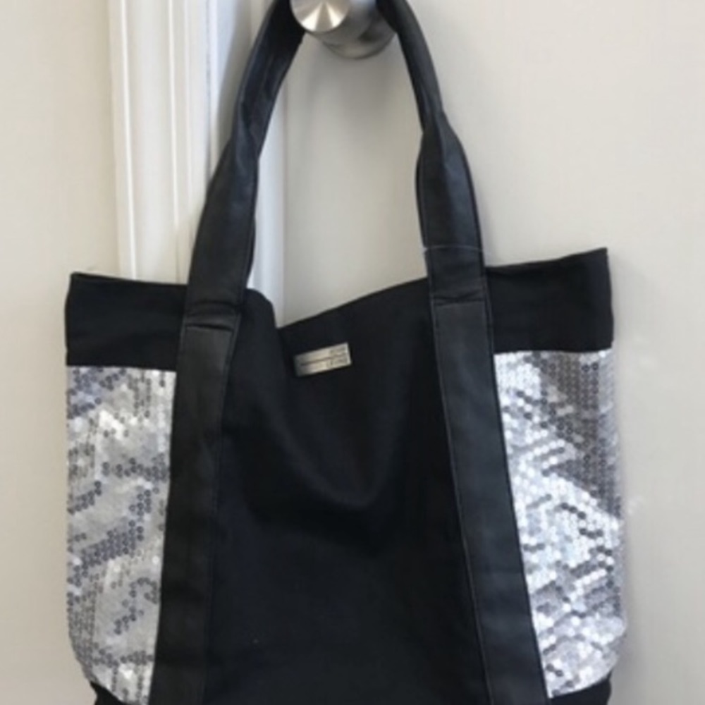 Adam Levine tote